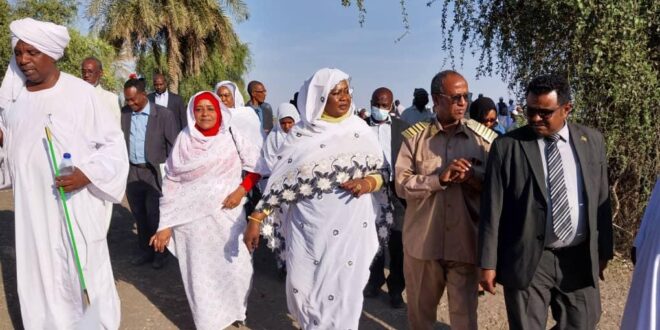 وزيرة الاستثمار تقف على المواقع المقترحة للمناطق الحرة بالجبلين